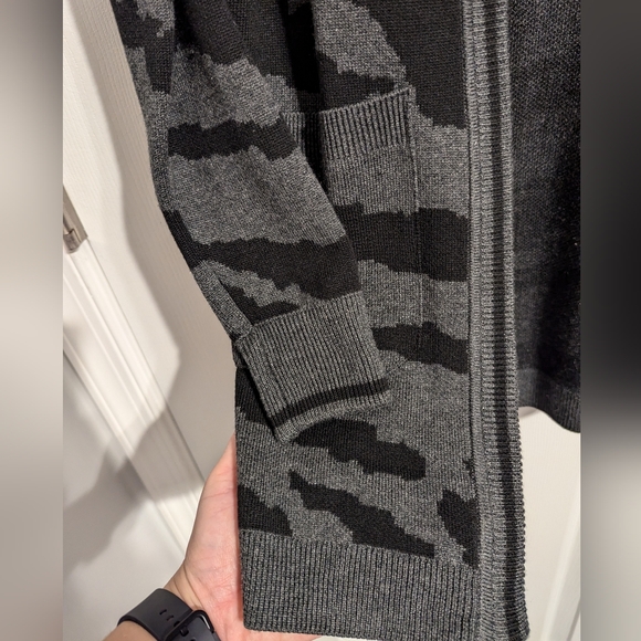 NWT Elliott Lauren Zebra Print Knit Cardigan - Picture 3 of 5